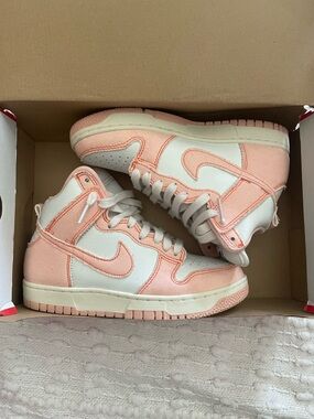 Nike High-Top Sneakers in Pink and White